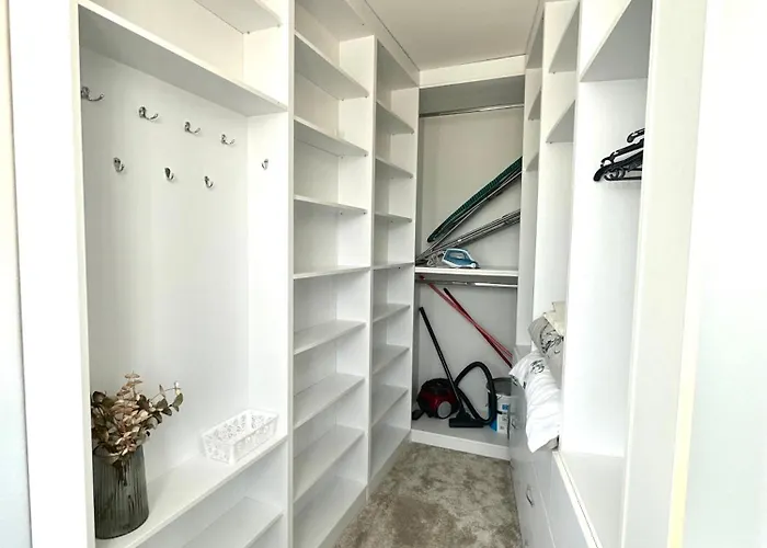 Pure -free Private Garage